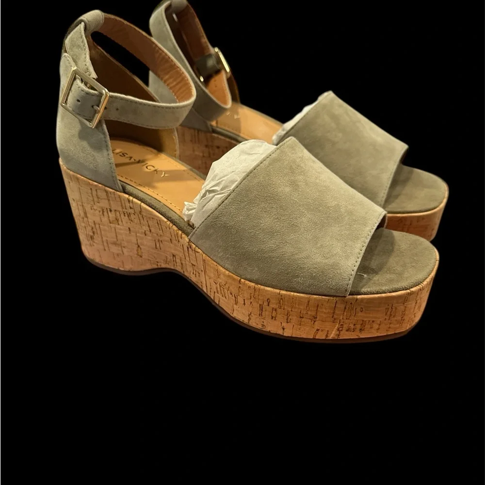 Laud-V by Lisa Vicky Tan Wedge Sandals size 7.5 ❤️
